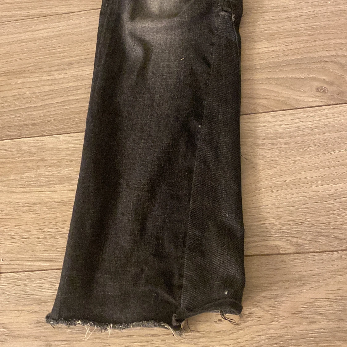 svarta/mörkgrå jeans  - 91