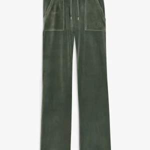 juicy couture  - Jag säljer mina juicy couture byxor som är gröna jag är också villig att byta till de mörkblå juicy byxorna ifall någon vill byta annars kan ni köpa ❤️❤️