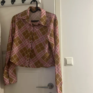 Brunrosa flanell skjorta - Passar storlek S  