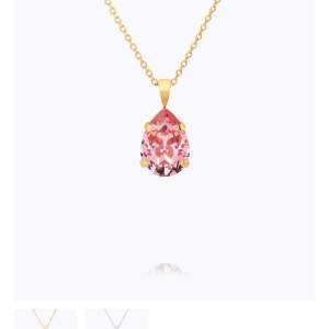 Jättefin guldigt halsband med rosa sten från Caroline Svedbom💗helt oanvänd, orpris 695kr!