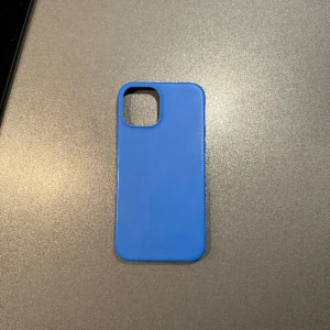 Skal - Skal till iPhone 12, skalet ifrån holdit är som nytt