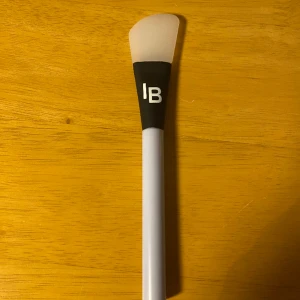 Indy beauty mask brush - Indy beauty mask brush oanvänd