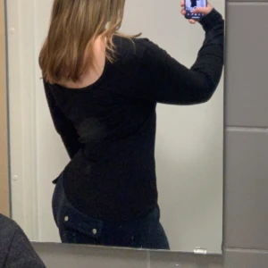 Juciy Couture Byxor - Dessa byxor är storlek M men passar perfekt för dig som har storlek L!!! Har haft på mig den ett par påtal gånger men de är i perfekt skick!!😊😊