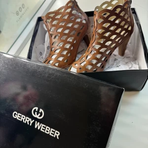 Klackskor från gerry weber - Använd några gånger men bra skick, köpt för länge sen så har ej kvitto, storlek 38