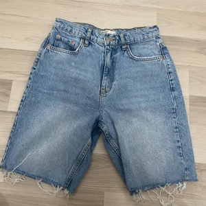 Jeans shorts  - OANVÄND 