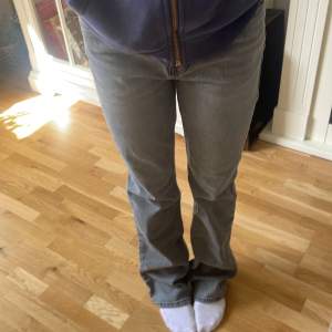 Jeans ifrån ginatrico inte använt så många gånger och är i storlek 34 jätte fina💓