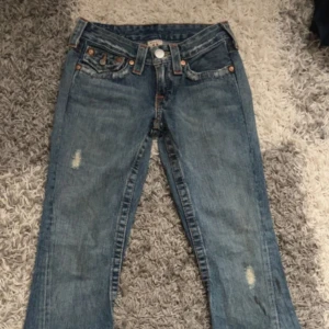 True religion jeans  - Super fina true religion jeans i modellen joey (bootcut jeans)! 