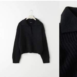 Säljer denna supersnygga stickade tröjan från Ginatricot i storlek XL. Brukar ha xs/s och sitter så fint oversized.  Skriv privat för egna bilder på!!💕