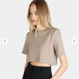 Fanny mid t-shirt - Love this colour. Worn once! 