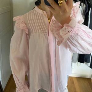 Blus - Söt blus från & other stories, knappt använd