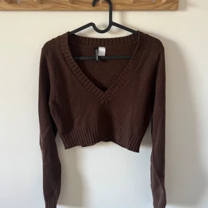 Stickad croptop - Knappt använd. 