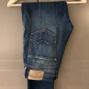Säljer dessa replay jeans i modellen rocco | storlek 30/34 kom pm för fitpic!
