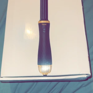 Airstyler set  - 6 i 1 Airstyler locktång set från TravX Endast testad och fungerar suveränt tycker jag 😃  Jag är inte behov av detta set och säljer det vidare till den som tycker om att styla om håret 😍🥰 köpte min för 1285 kronor men säljer detta set för 300 kronor.