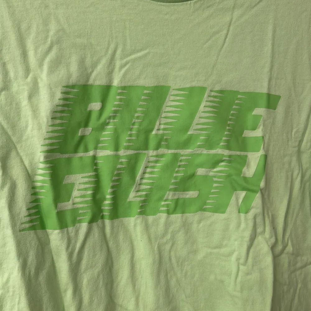 Billie eilish tröja från hm stl M . T-shirts.