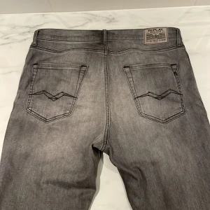 Replay  - Säljer ett par replay jeans i storlek 170-180  Nypris: 800-950  Mitt pris: 540