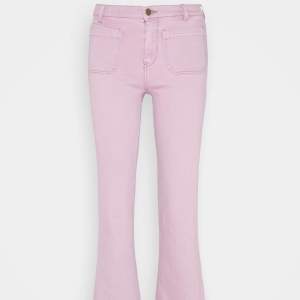 Säljer mina jättefina rosa jeans från wrangler då dom inte kommer till användning längre. 