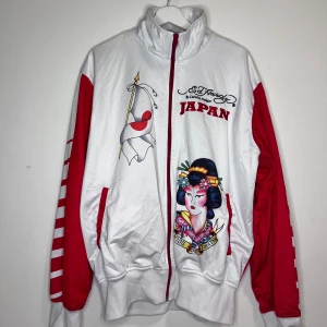 ed hardy trackjacka - aldrig använd, köpt på lyx second hand