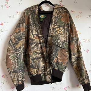Good condition, long sleeves, like a hoodie/ jacket