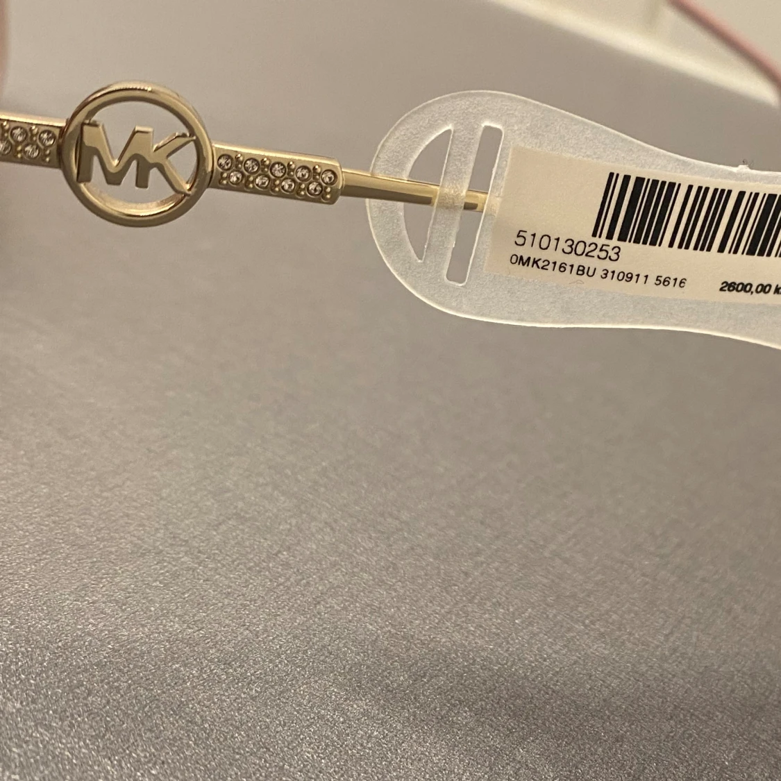 NYA MICHAEL KORS SOLGLASÖGON  - 90