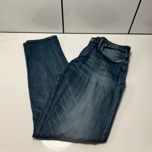 Ralph Lauren Jeans - Ralph Lauren Jeans, riktigt snygg färg! Toppenskick, inga tecken på användning! Hör av er vid minsta fundering! 😀