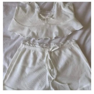 Pyjamas  - Supersöt pyjamas i strl s💗 Använd gärna köp nu 💗