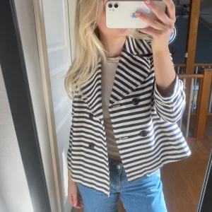 Vår jacka  - Kommer inte till användning💕 återkom om du har frågor 