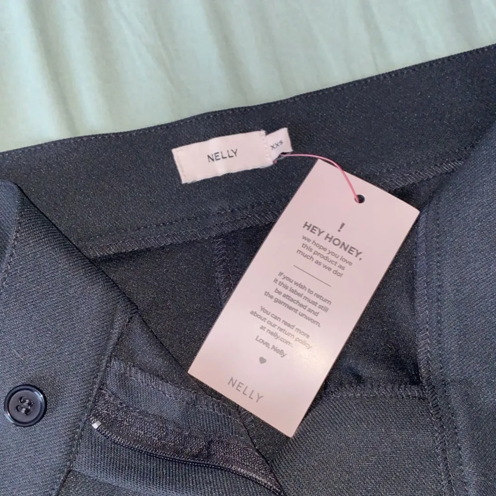Helt oanvända bara prövat. Säljer då dom var för långa, men annars jätte fina. (Är 158)💞. Jeans & Byxor.