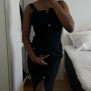 Balklänning/ Festklänning  - KAREN LAURENCE BY MATTHEW    Balklänning/ Festklänning 