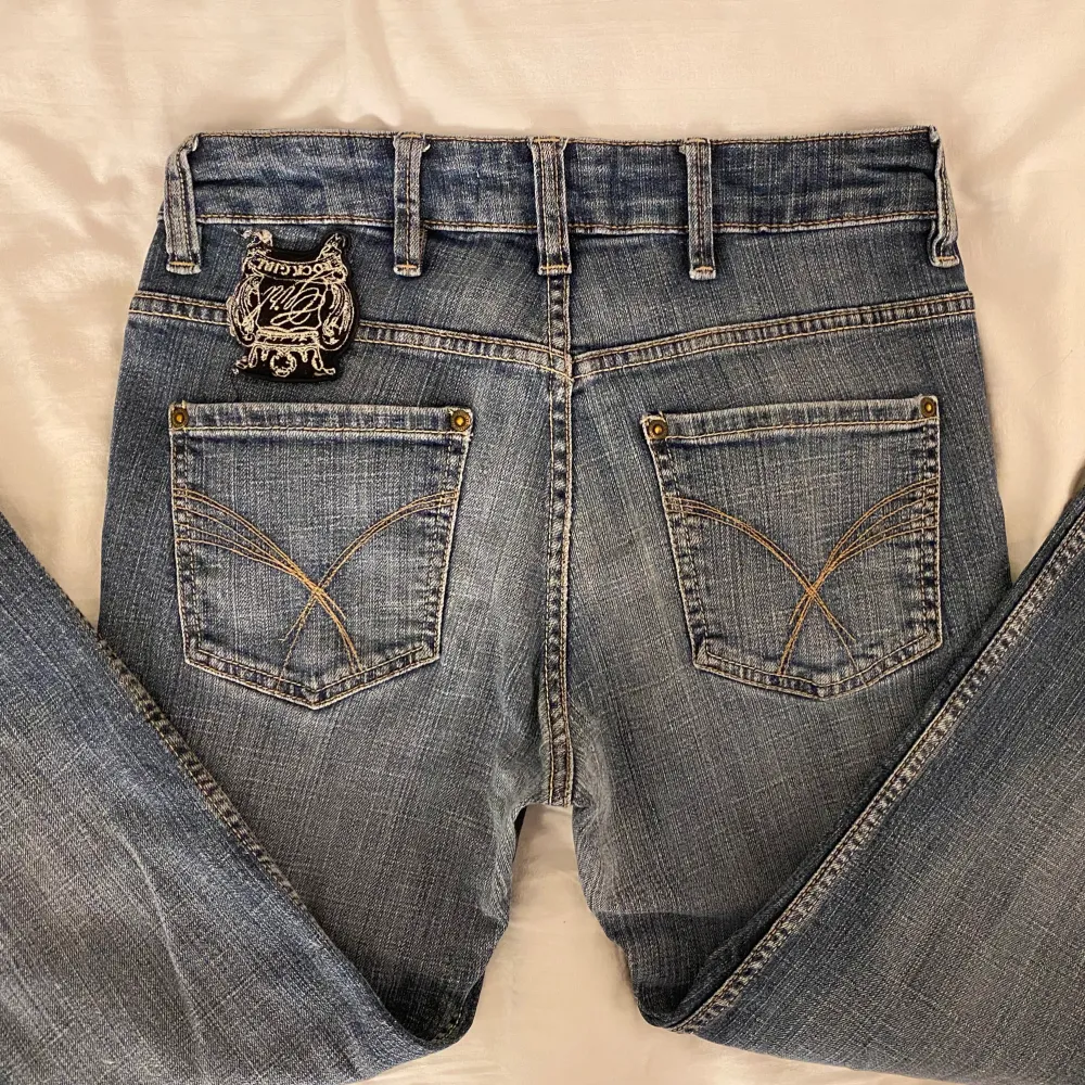 Säljer dessa jeans då de är lite för stora💓. Jeans & Byxor.