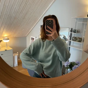 Stickad tröja från other stories  - Jättefin stickad tröja från other stories. Storlek M