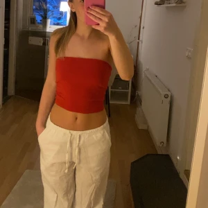 Linnebyxor - Säljer mina fina linnebyxor från Gina Young! Storlek 146-152 skulle säga att de passar någon som är runt 1,55💗 sparsamt använda!