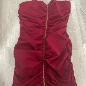 Klänning  - Med dragkedja fram 