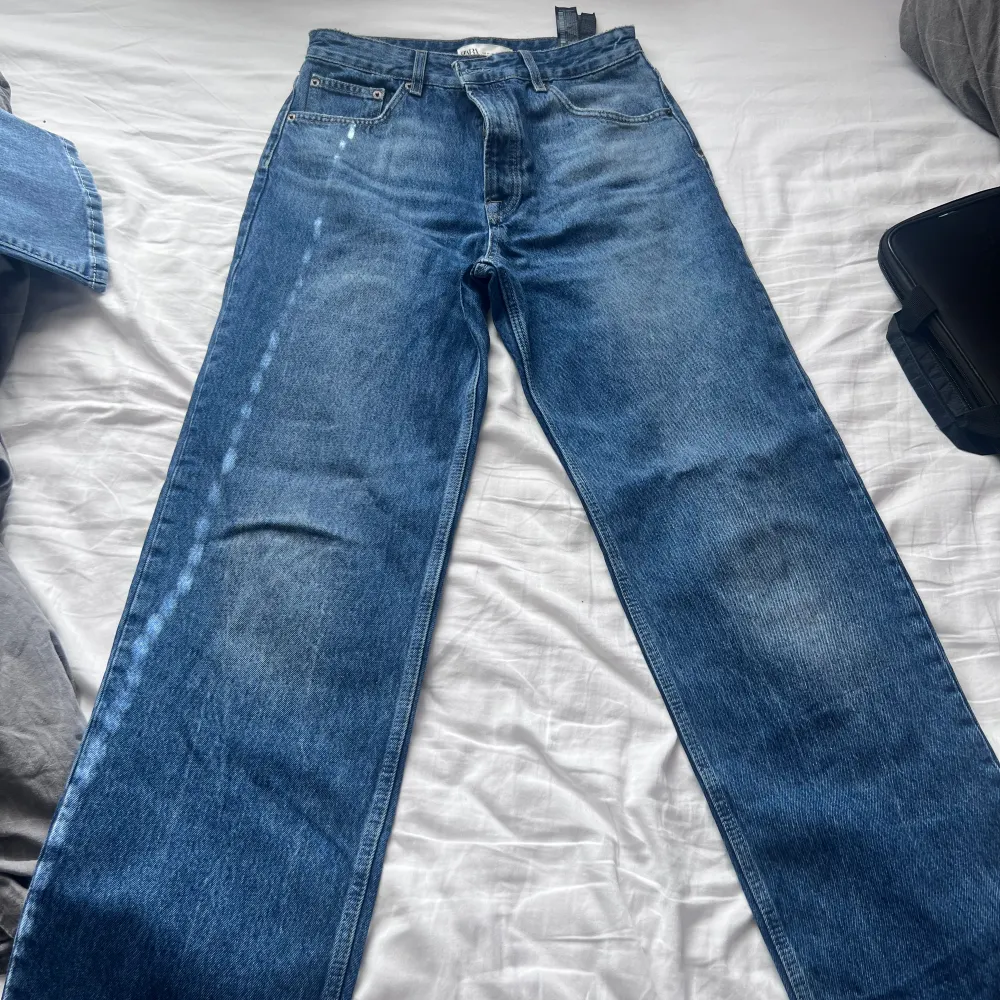 Säljer för de är för stora för mig😊😊 +29kr frakt . Jeans & Byxor.