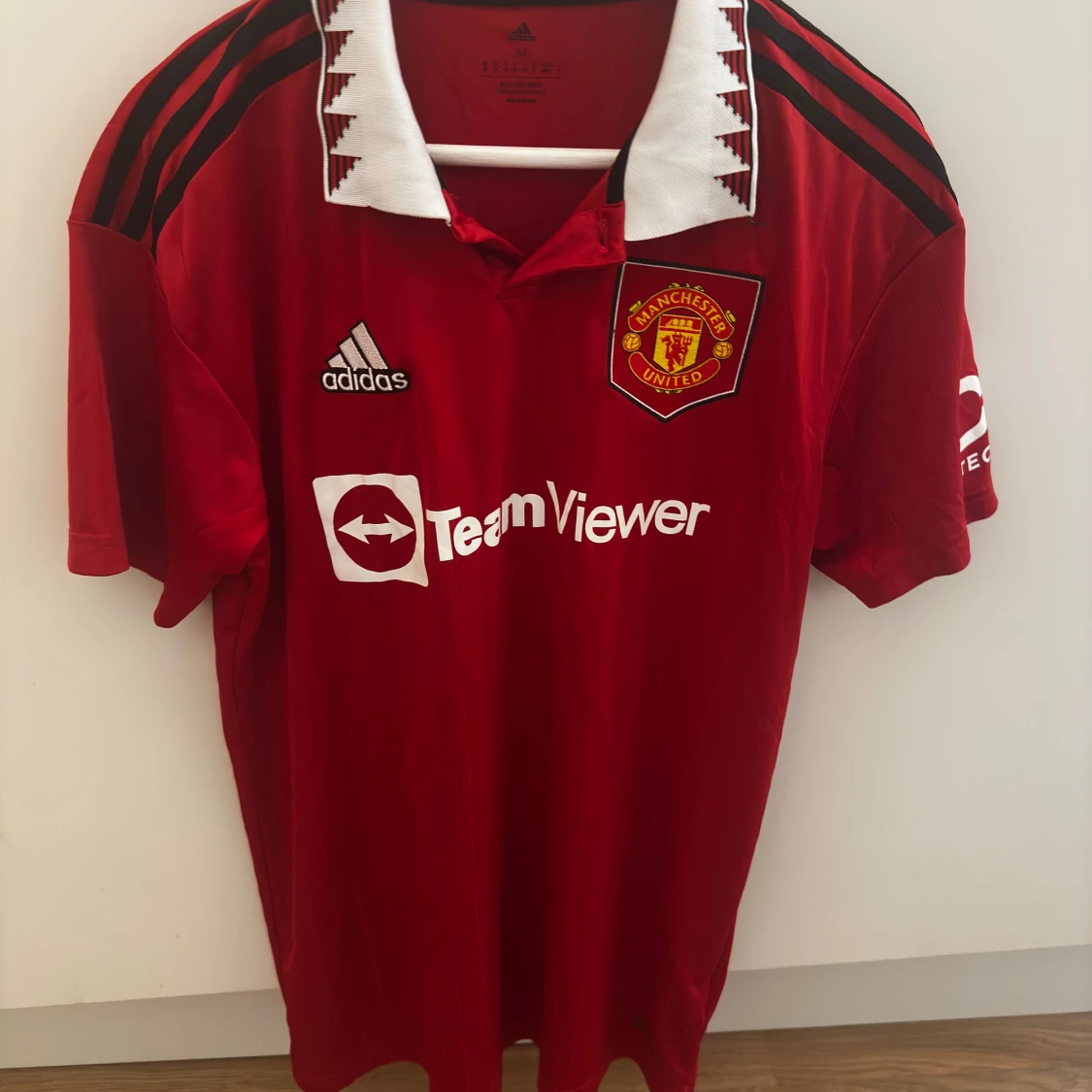 Manchester United shirt size M
