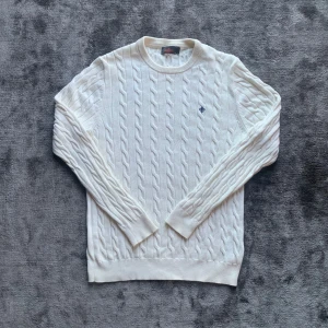 Morris tröja - Säljer en snygg Morris tröja storlek M i mycket bra skick