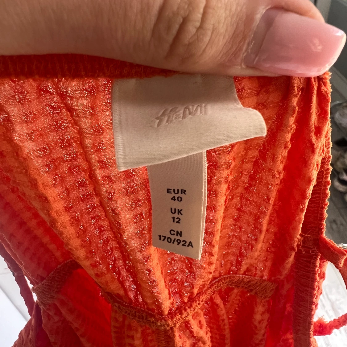 Intressekoll på slutsåld hm klänning - 92