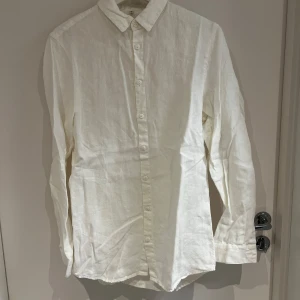 Lin Living Linne skjorta - Linne skjorta i väldigt bra skick!  