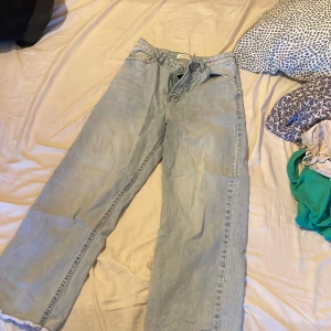 Blå jeans - Bra skick använda några gånger 