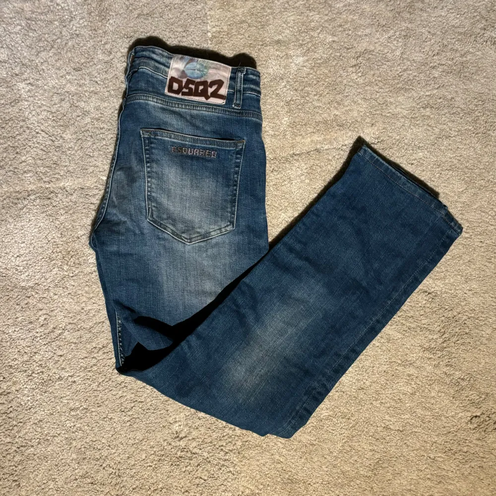 Det är size 46 men passar som 30-31W och 32L Inga defekter . Jeans & Byxor.