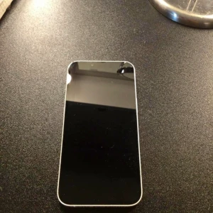 Iphone skal - Inga sprickor  Pris kan diskuteras  256  Hälsa 89%