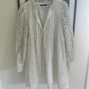 Klänning  - Blommig fin sommarklänning från gina men slutsåld överallt!!!🌸🌸