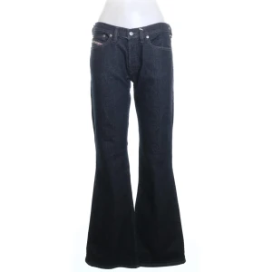 Diesel jeans - Mörkblåa jeans från diesel i storlek 29, passade inte mig tyvärr