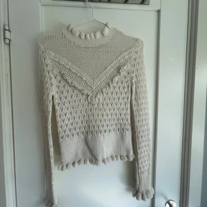 Tröja  - Fin tröja från zara, den ör jätte bra skick jag har andhämtning den ca 3 gånger💞