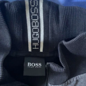 Hugo boss tröja  - Bra skick 