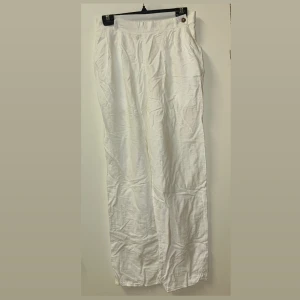 Linnebyxa  - Fräscha fina linnebyxor som blir utmärkta till vår/sommar 