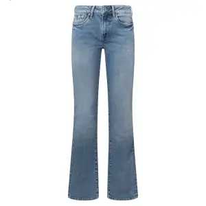 Jättesnygga oanvända Pepe jeans perfekt till sommaren! I strlk 27/32 och i så snygg färg!