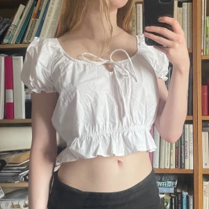 Poplin topp från Motel rocks  - Supersöt topp från motel rocks! Sparsamt använd och i perfekt skick!