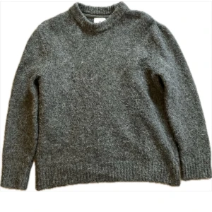 Tjocktröja  - tjocktröja frpn H&M, väldigt varm perfekt för vintern