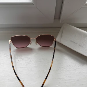 Michael Kors solglasögon - Köpta i USA, super snygga och inga synliga repor. 