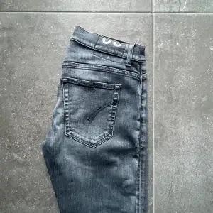 Dondup jeans av modellen George dvs skinny fit, cond 9/10